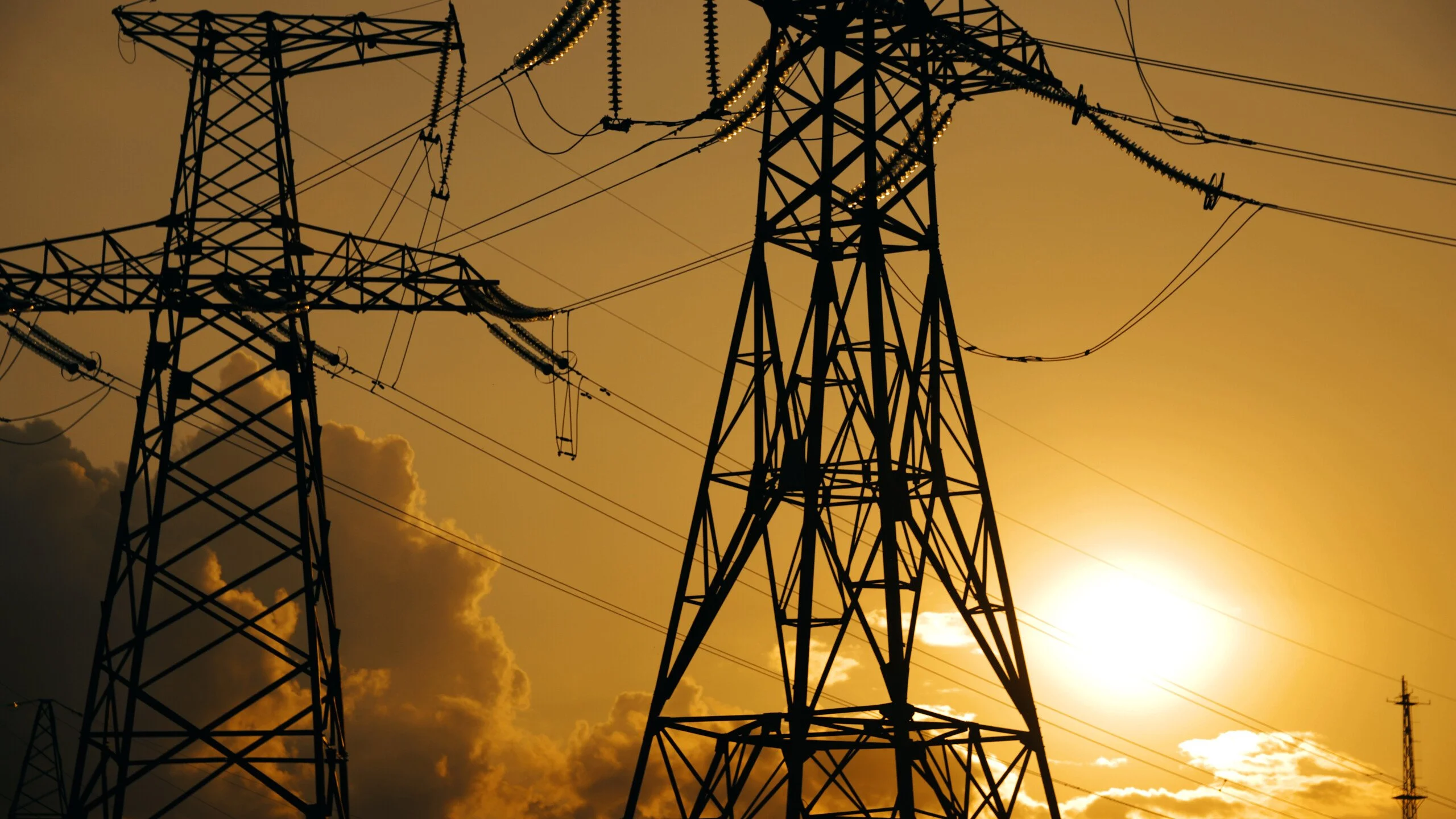 Qual foi o maior crescimento registrado no consumo de energia nos últimos meses? 1 qual foi o maior crescimento registrado no consumo de energia nos ultimos meses