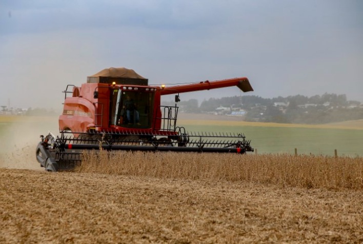 Qual foi o volume alcançado pela safra 22/23 do Paraná, de acordo com os dados da SEAB/DERAL?