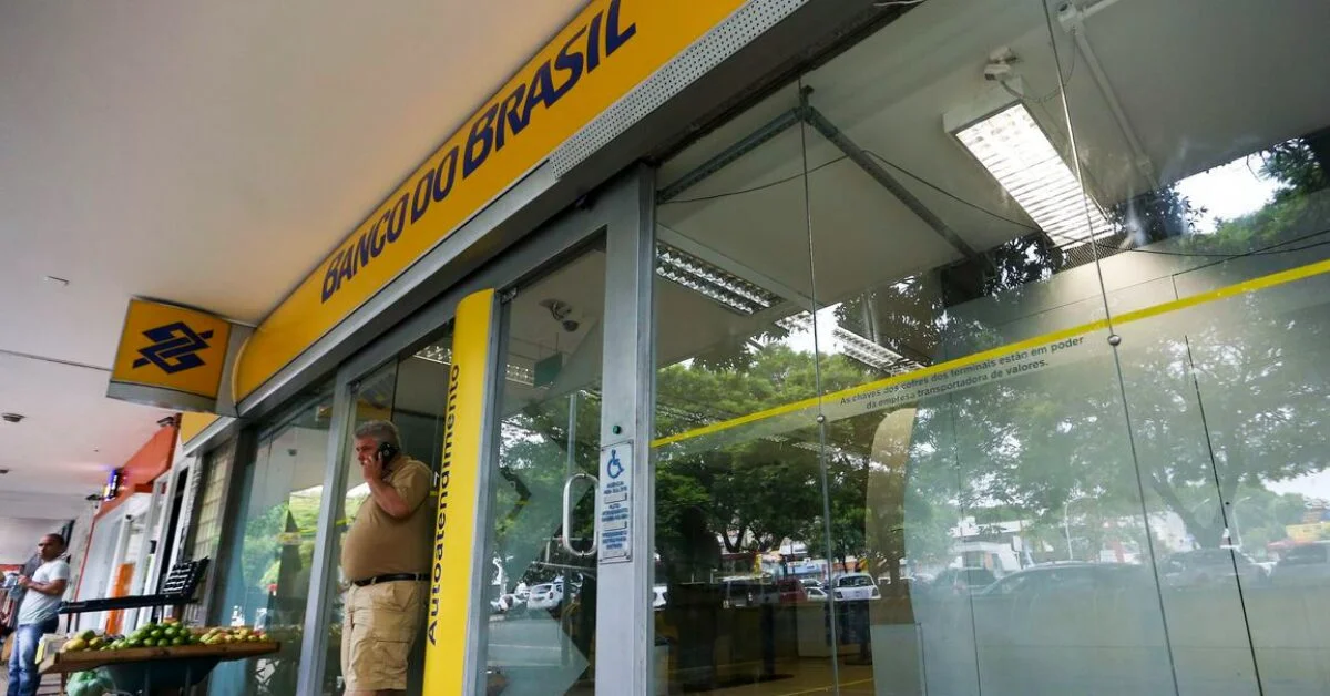 Quanto o BB desembolsou aos produtores em agosto, estabelecendo um recorde mensal de R$ 26,4 bilhões? 7 quanto o bb desembolsou aos produtores em agosto estabelecendo um recorde mensal de r 264 bilhoes