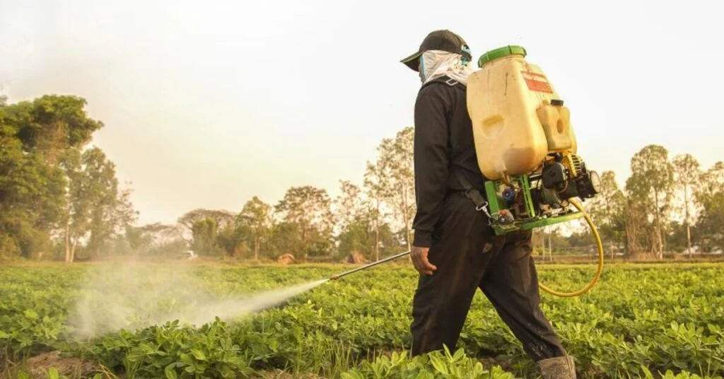 Quantos produtos formulados para controle de pragas na agricultura foram registrados pelo Ministério? 2 quantos produtos formulados para controle de pragas na agricultura foram registrados pelo ministerio