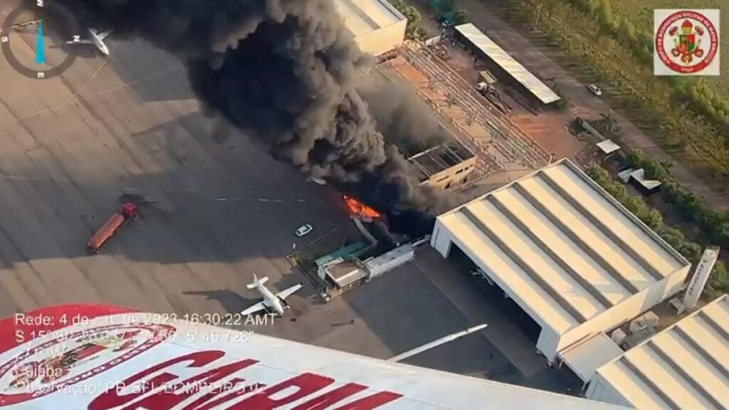 Quantas pessoas morreram apos a explosao de um aviao no