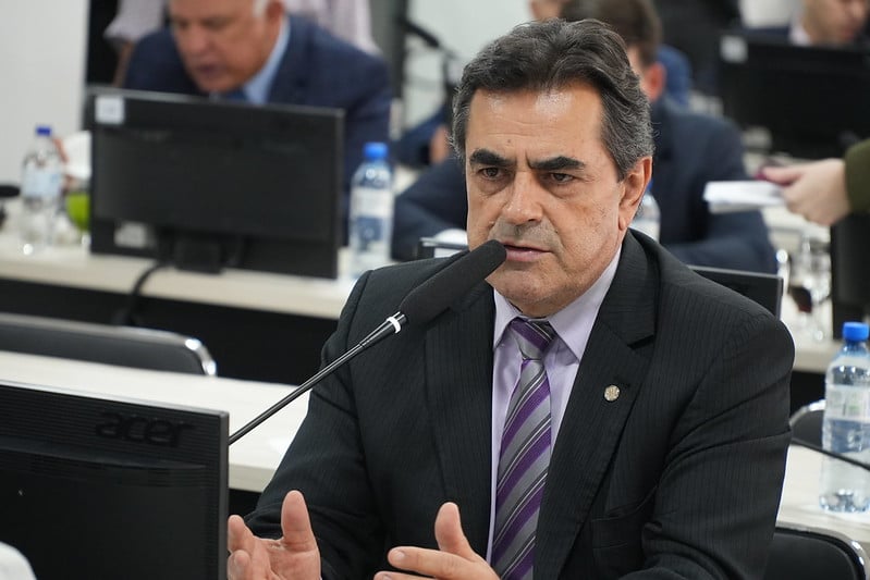 O autor da PEC na FPA afirma que não se mexa nas prerrogativas do STF?