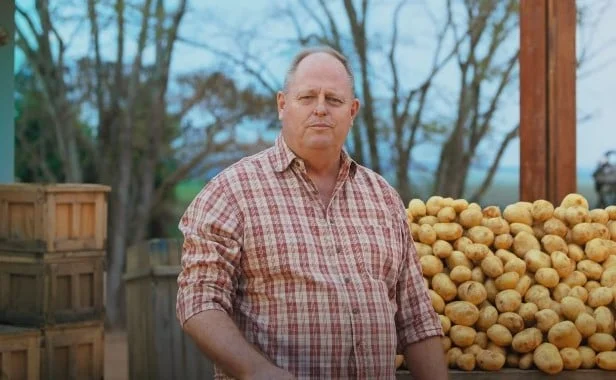 Qual é o destaque do trabalho do produtor rural na campanha de salgadinho de batata? 3 qual e o destaque do trabalho do produtor rural na campanha de salgadinho de batata