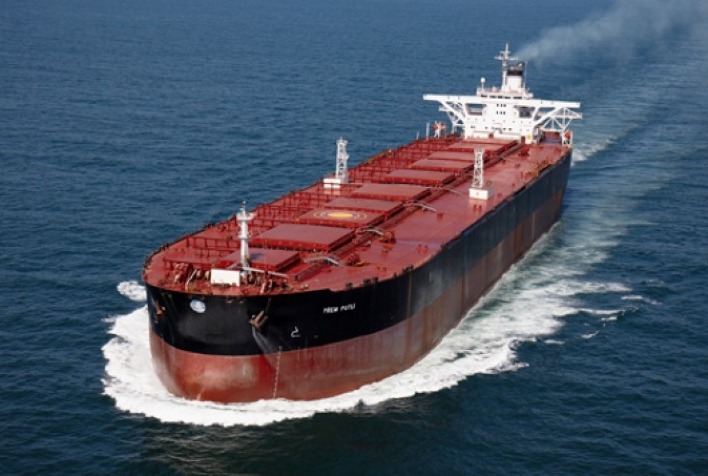 Qual foi a queda percentual na exportação de grãos da Ucrânia em setembro em relação a agosto, de acordo com a associação?