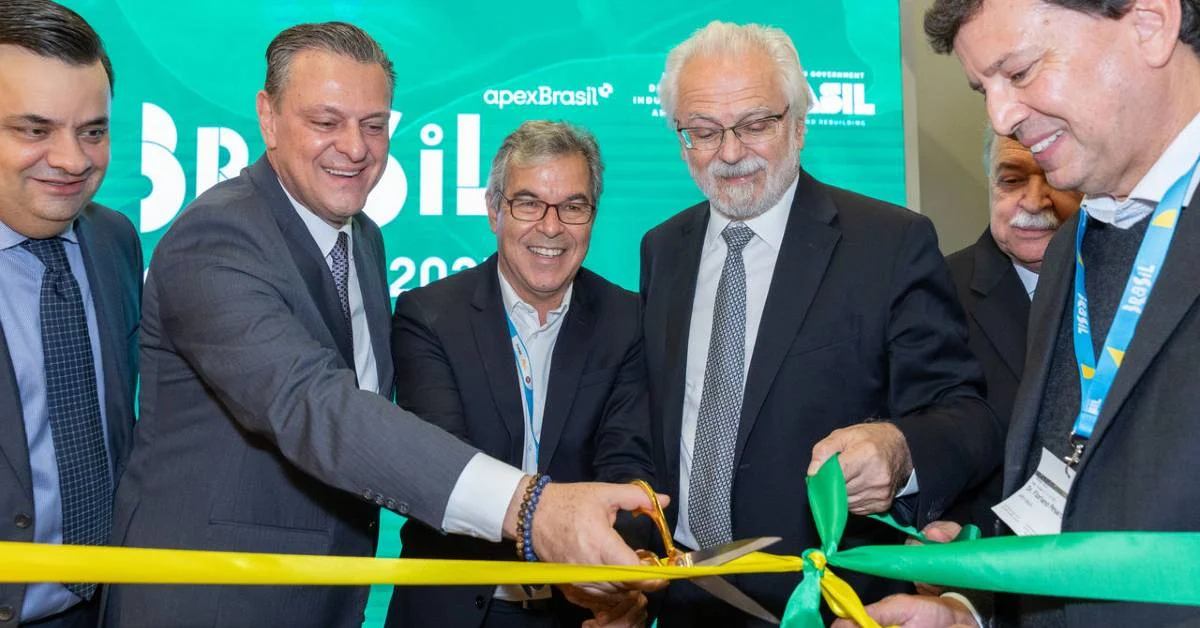 Quem inaugurou o Pavilhão Brasileiro na maior feira de alimentos e bebidas do mundo? 1 quem inaugurou o pavilhao brasileiro na maior feira de alimentos e bebidas do mundo