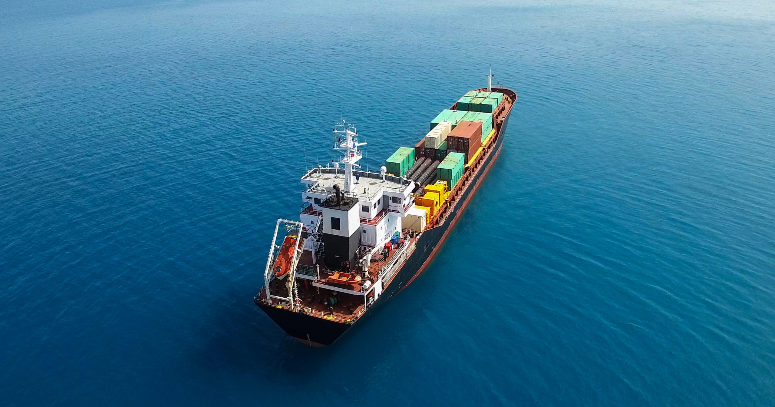 Superávit de US$ 1,013 bilhão na balança comercial.