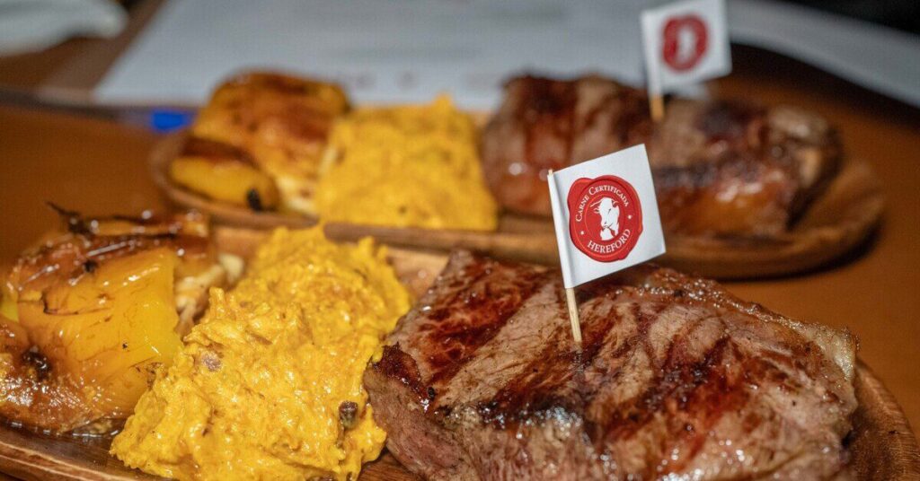 Programa Carne Hereford formaliza parceria com frigorífico paranaense • Portal DBO