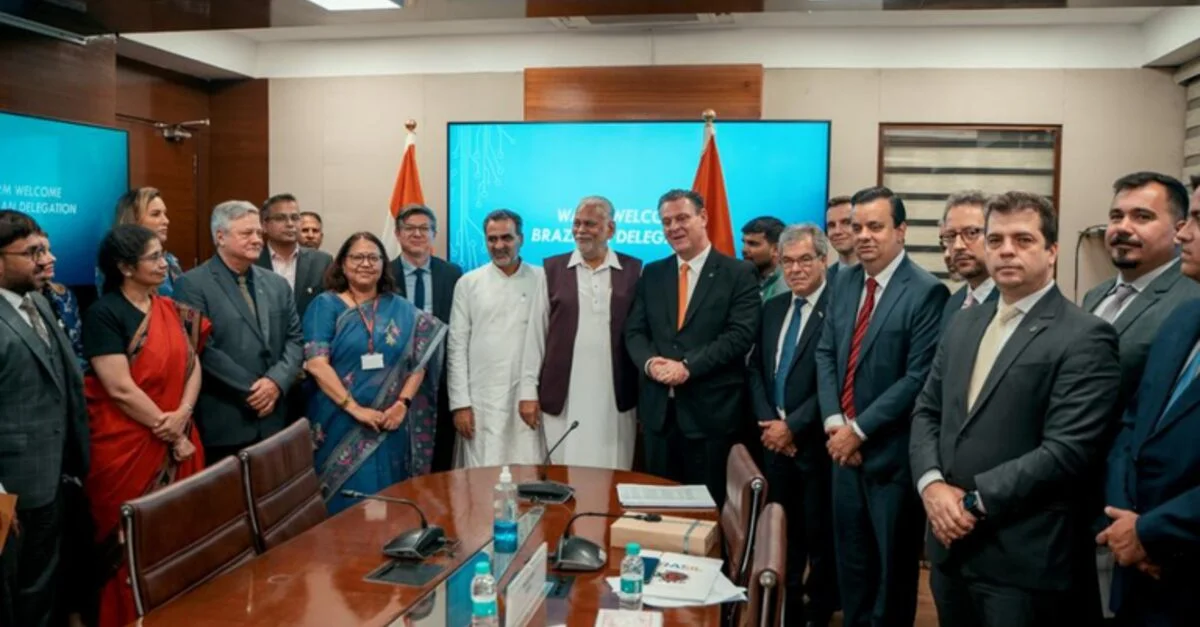 Fávaro debate pecuária leiteira com ministros indianos 1 Fávaro discute pecuária leiteira com equipe ministerial da Índia