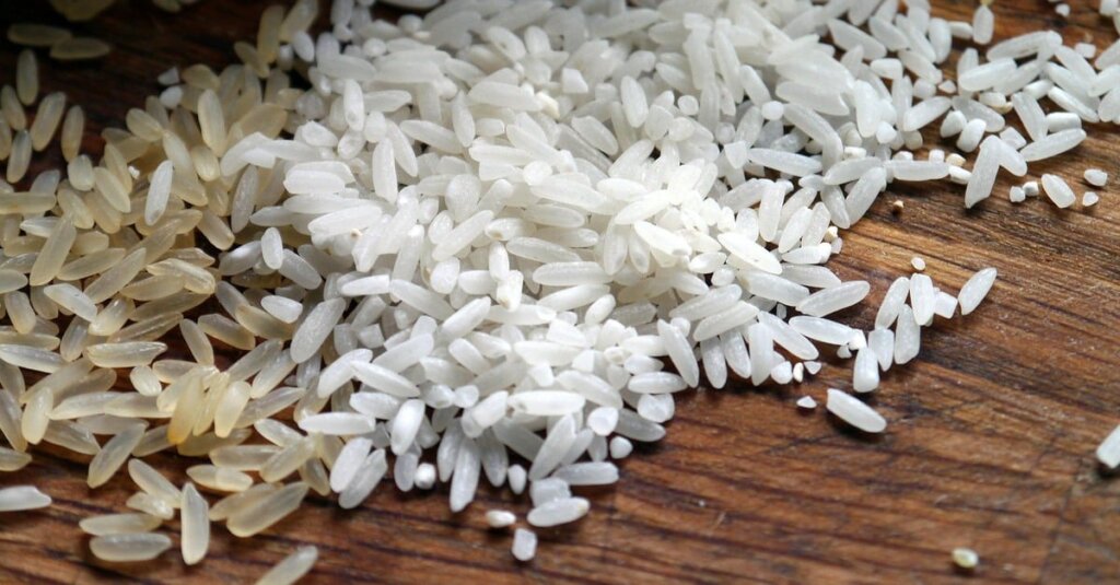 Preço do arroz aumenta 16% em 2023 e brasileiro escolhe substituto