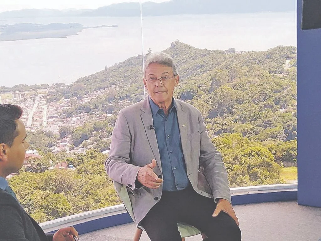 Celesc amplia rede para agropecuária 10 Ponte Hercílio Luz será fechada para o Réveillon de Florianópolis