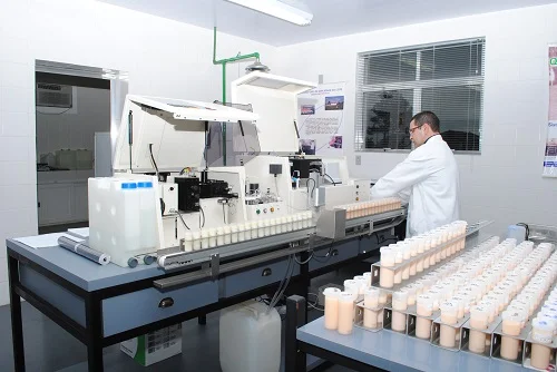 Embrapa reabre laboratório de leite no RS 3 Laboratório de Qualidade do Leite da Embrapa reabre para análises no RS