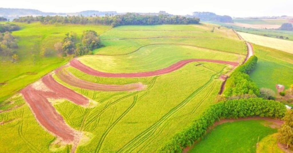 Terraços reduzem erosão e perdas em lavouras em Santa Catarina