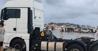 Banhistas flagram ‘cavalo mecânico’ atolado no Atalaia, e caminhonete no Maçarico | Pará