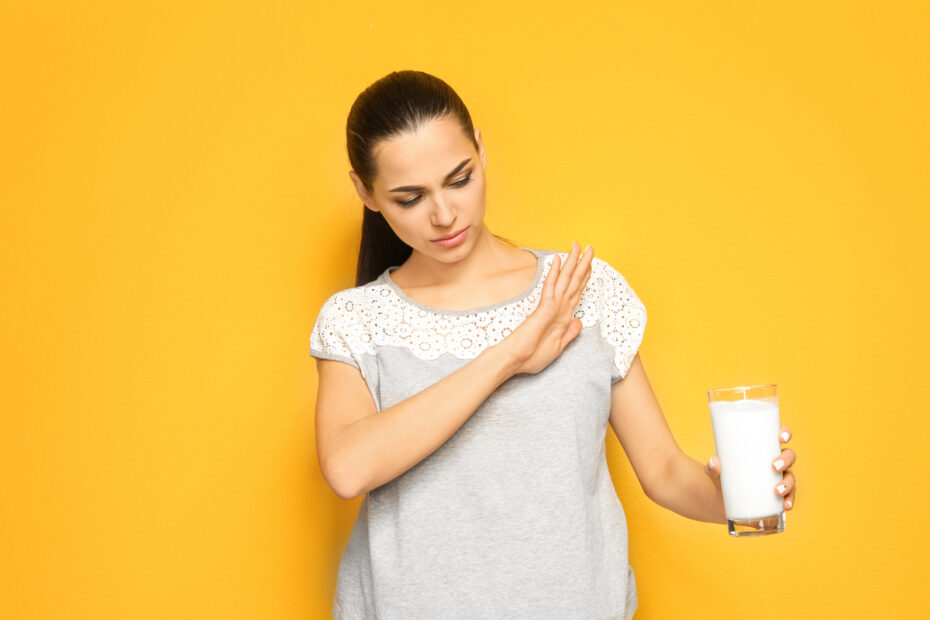 Intolerância à lactose ou alergia ao leite de vaca? Veja a diferença e sintomas