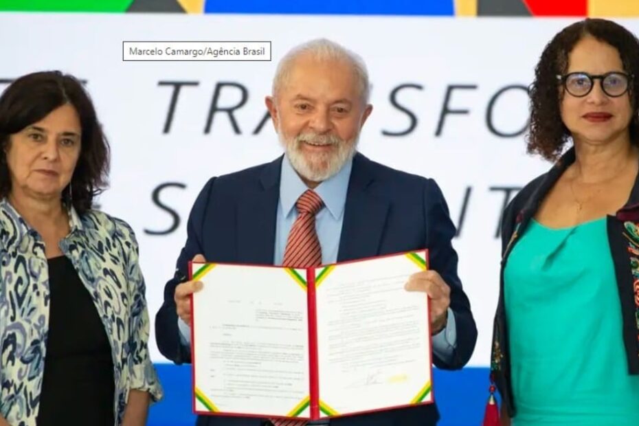 Lula apresenta plano que prevê R$ 300 bi em financiamento e subsídios à indústria