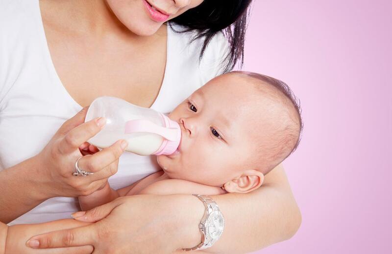 OMS libera leite de vaca para bebês de 6 a 11 meses