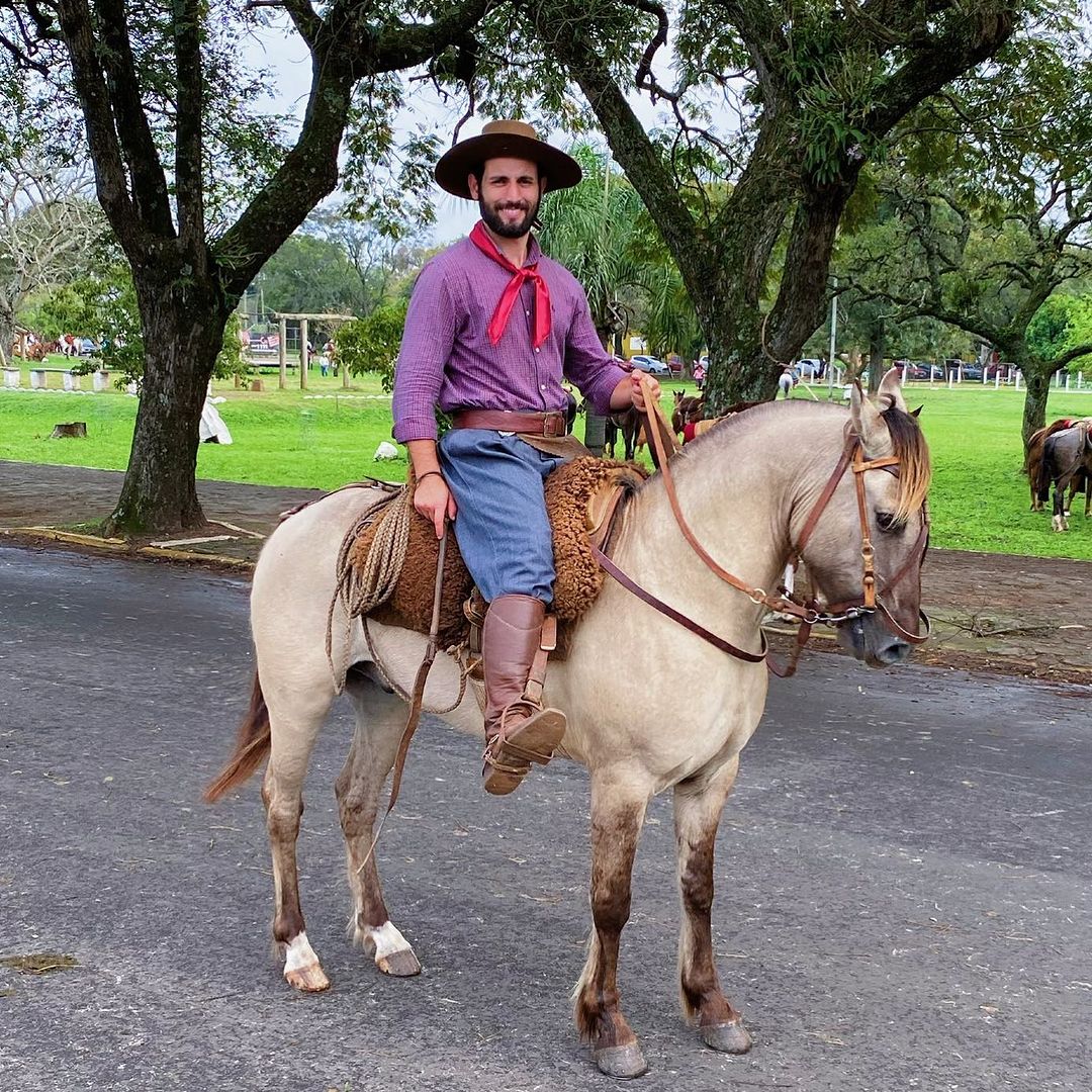 A vivência com cavalos na casa mais vigiada do Brasil.