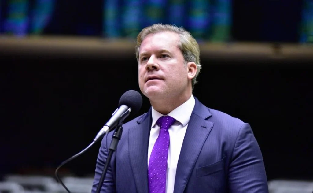 Descubra mais sobre o uso obrigatório do giroflex! 1 Projeto torna obrigatório o uso de giroflex em veículos de fiscalização agropecuária - mato grosso news