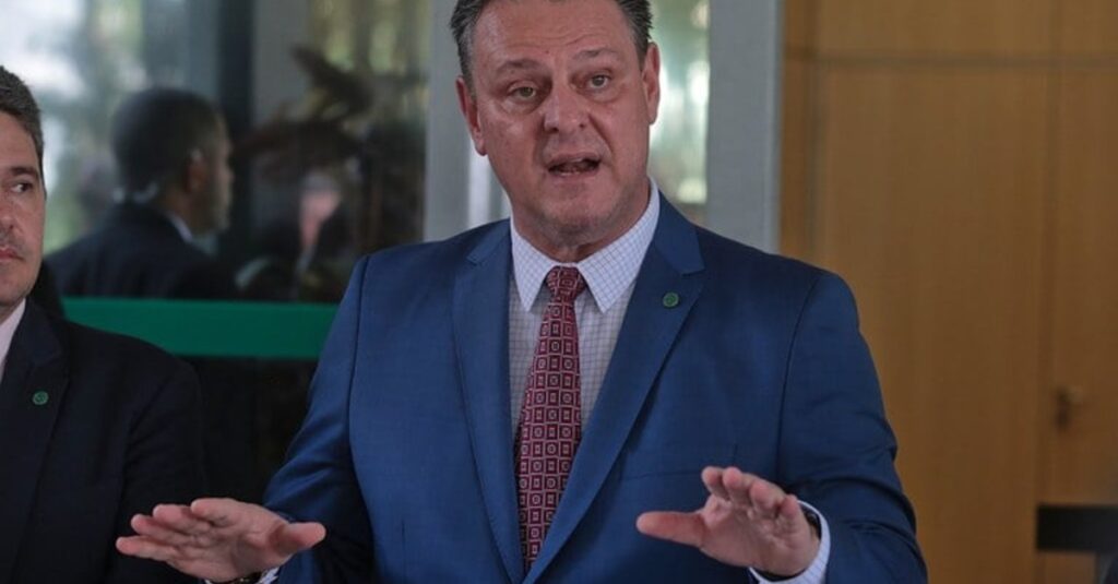 Liberação de exportação de sorgo e gergelim para China está em fase avançada, diz Fávaro