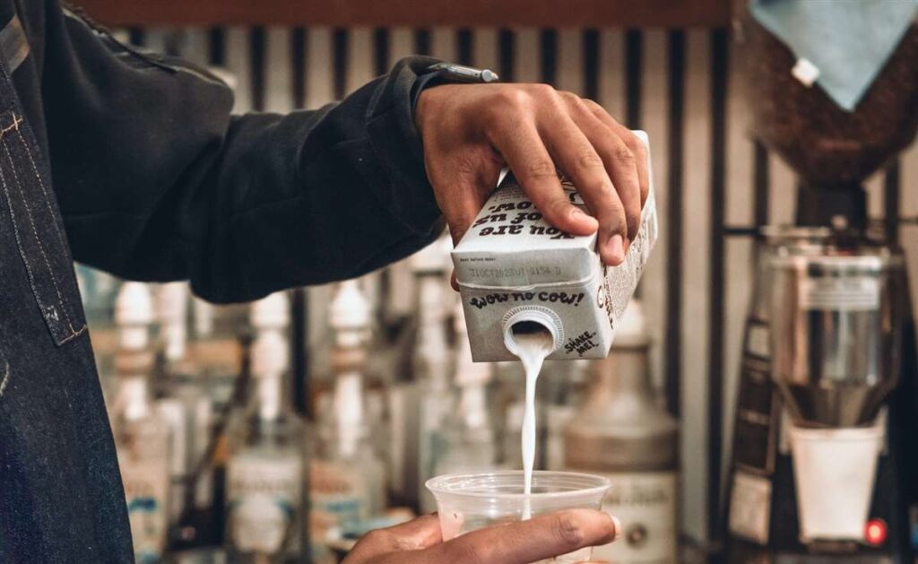 Leite sem vaca? Queijo sem leite?