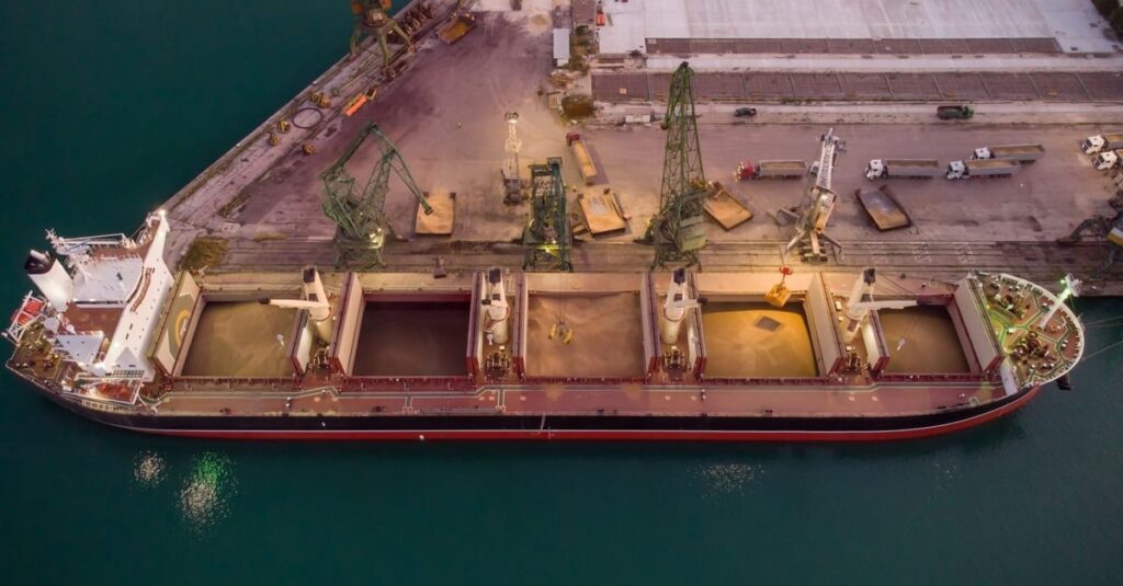 Portos do Arco Norte lideram exportação de soja e milho no Brasil