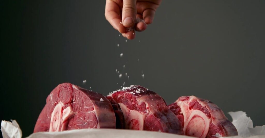 Brasil bate recorde na produção de carne bovina em 2023. 14 Brasil nunca produziu tanta carne bovina como em 2023