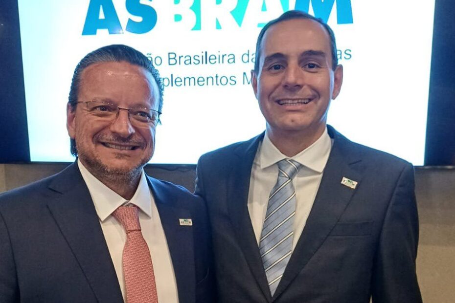 Fernando Penteado Cardoso Neto toma posse como novo presidente da Asbram • Portal DBO