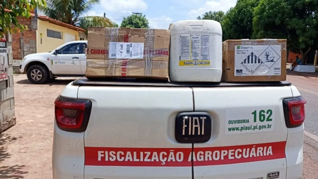Apreensão de agrotóxicos no Piauí: o que estava acontecendo? 2 Mais de 100 litros de agrotóxicos são apreendidos e 4 lojas autuadas durante fiscalização agropecuária no Piauí | Piauí
