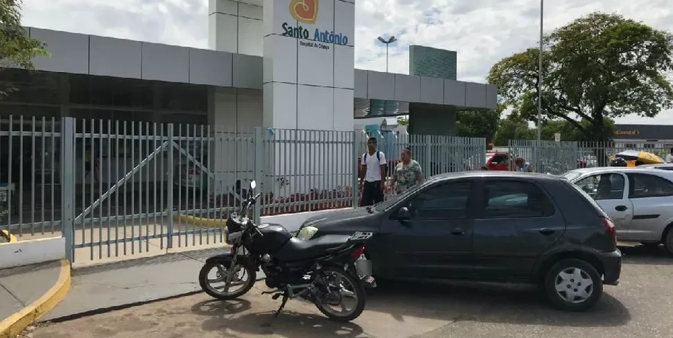 Família ferida em acidente com cavalo 1 Acidente com cavalo solto na estrada deixa família ferida em Roraima