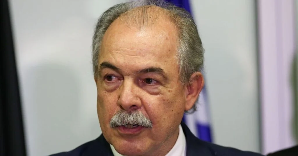 Mercadante elogia o Banco Central? 10 ‘Nunca pensei que ia elogiar o BC’, diz Mercadante, sobre apoio a cooperativas