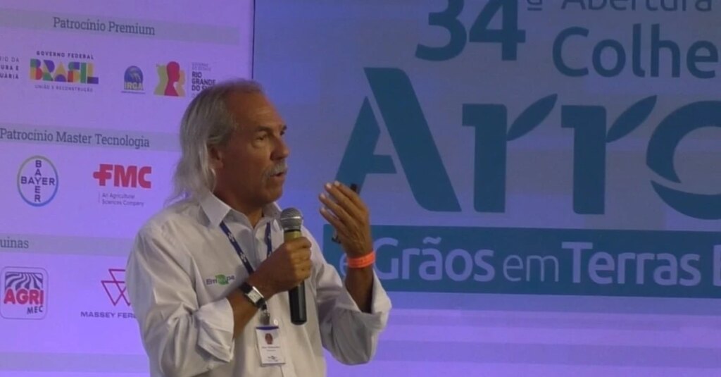 Nova cultivar de arroz é destaque na colheita, segundo chefe da Embrapa. 4 Chefe-geral da Embrapa destaca nova cultivar na Colheita do Arroz