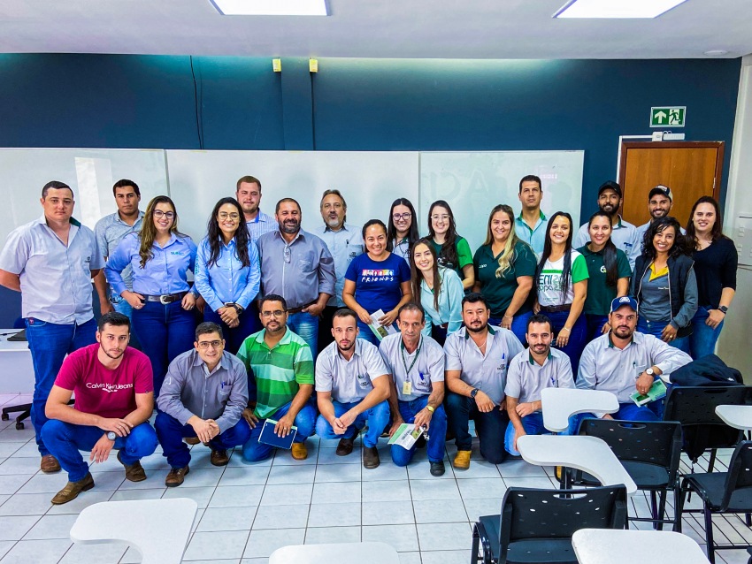 Com o apoio da SLO e Basso Pancotte, COOPA realizou palestra técnica na área de ensilagem para os seus colaboradores e parceiros