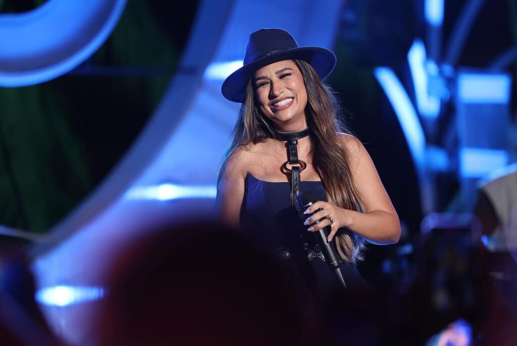 Simone Mendes: novidade na Festa do Peão! 8 Simone Mendes é mais uma atração confirmada na Festa do Peão de Barretos