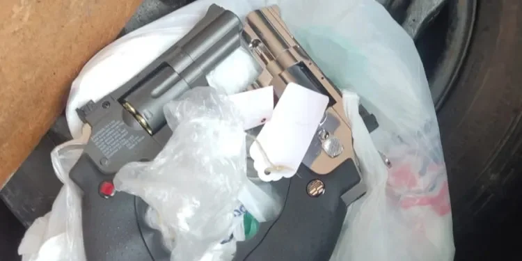 Trio preso por furto de armas! 12 Trio é preso após furtar armas de agropecuária em São João Batista | Segurança