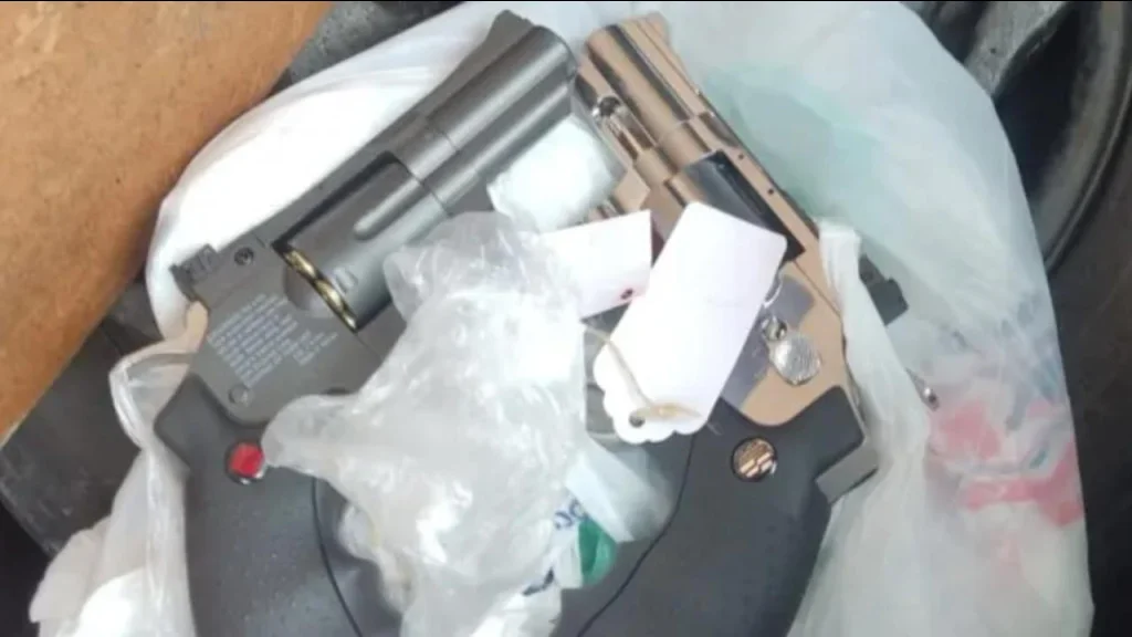 Trio preso por roubo de armas. 11 Trio é preso após roubar armas de agropecuária em São João Batista