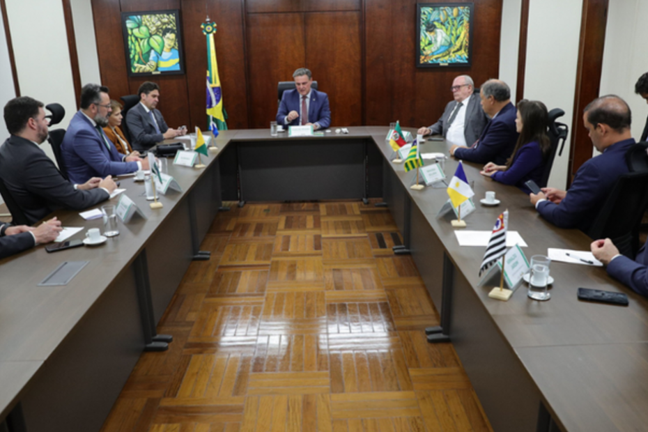 Destaque Rural - Ministro Fávaro se reúne com a FPA para detalhar medidas de auxílio ao agro