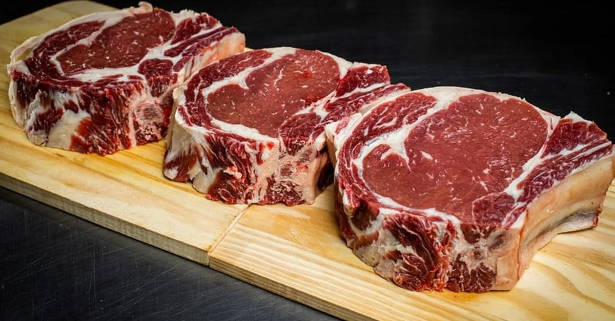 Embarques do 1º trimestre surpreendem com crescimento. 12 Você viu? Universidade brasileira pesquisa carne cultivada com textura de bife