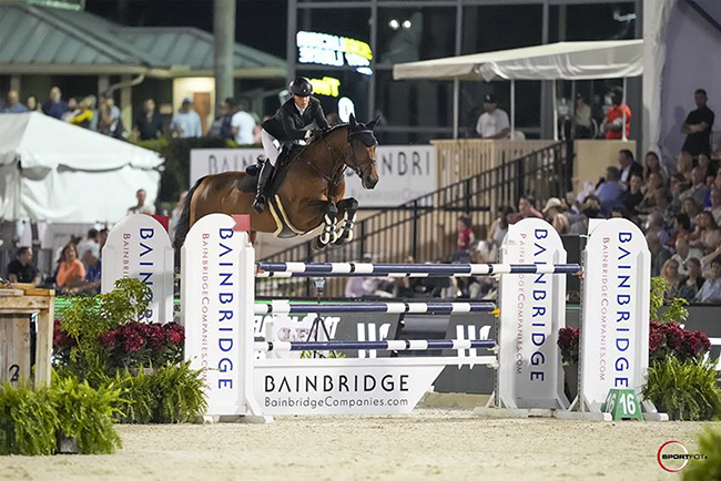 Luciana Lossio surpreende e vence GP5* nos EUA.