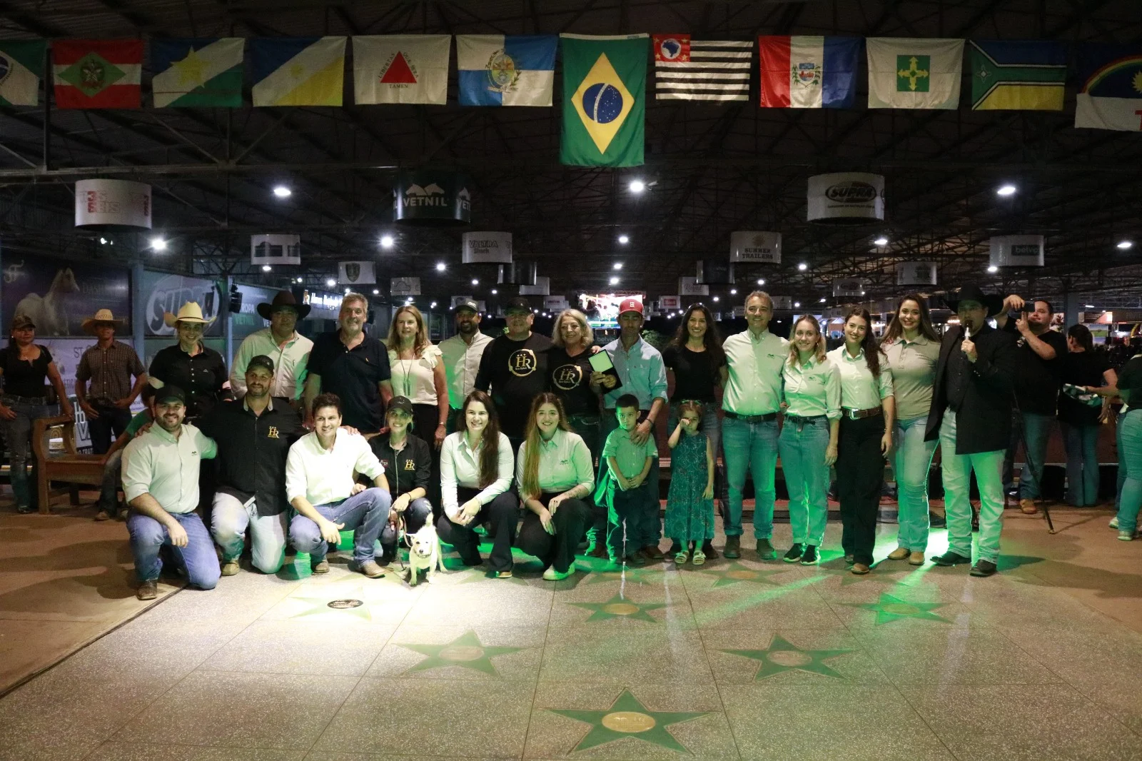 Nova estrela na Calçada da Fama Vetnil: quem será? 13 Projeto Calçada da Fama Vetnil eterniza nova estrela da temporada 2023, no Haras Raphaela