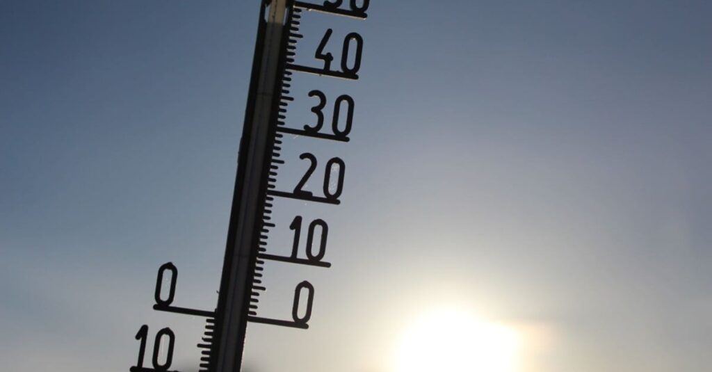 Previsão tem alerta de temperaturas elevadas e onda de calor. Saiba até quando