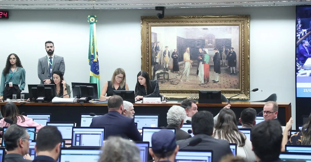 CCJ aprova novas penalidades para condenado por invasões de terra