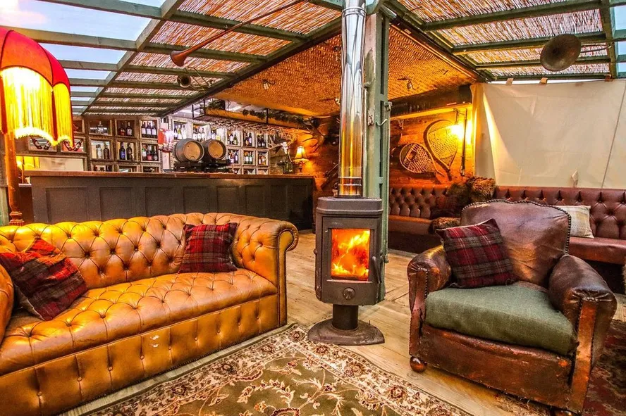 De trailer a bar sobre rodas: a incrível transformação britânica