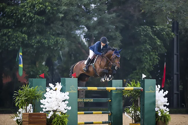 Doda Miranda com DTC Dinozo Un Prince fatura GP5, a 1.55m, no SHP Open