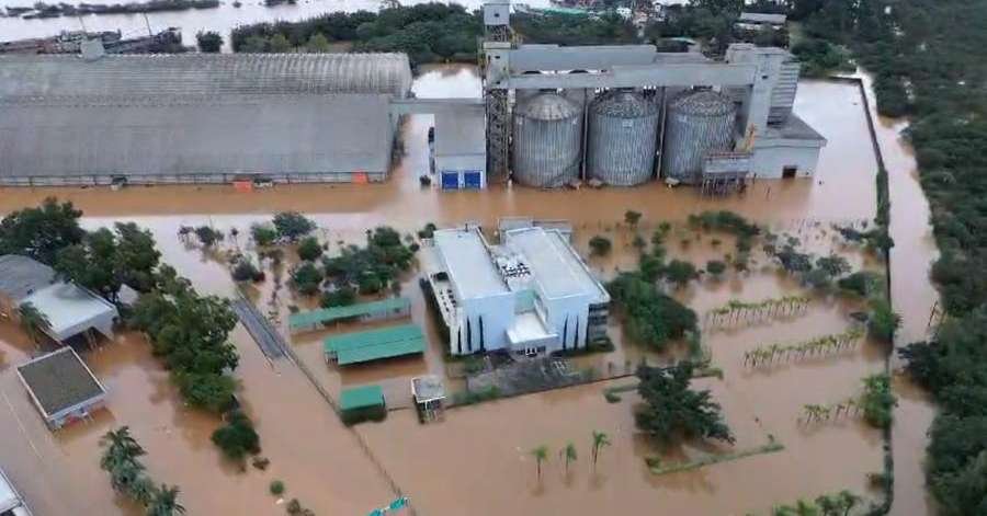 Soja submersa danifica silos e armazéns em Canoas
