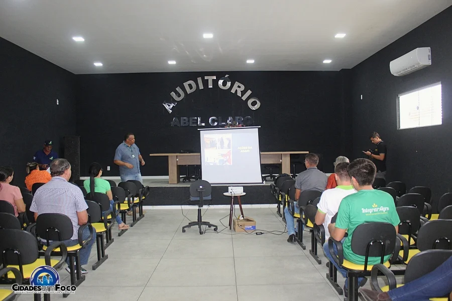 Agricultura de Curral Novo do PI: palestras sobre agrotóxicos 14 Agricultura de Curral Novo do Piauí realiza palestras sobre uso seguro de agrotóxicos; veja fotos