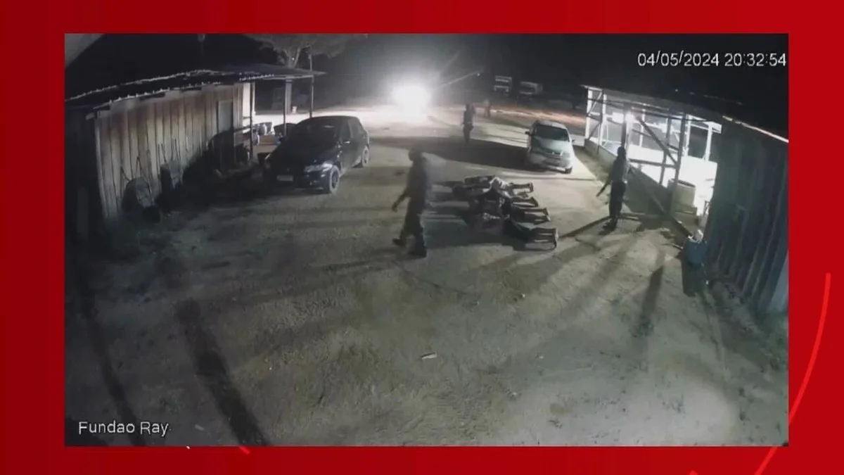 Assalto em fazenda: grupo rende funcionários e leva quatro veículos em Mato Grosso 1 VÍDEO: grupo rende funcionários de fazenda e rouba quatro veículos em MT | Mato Grosso