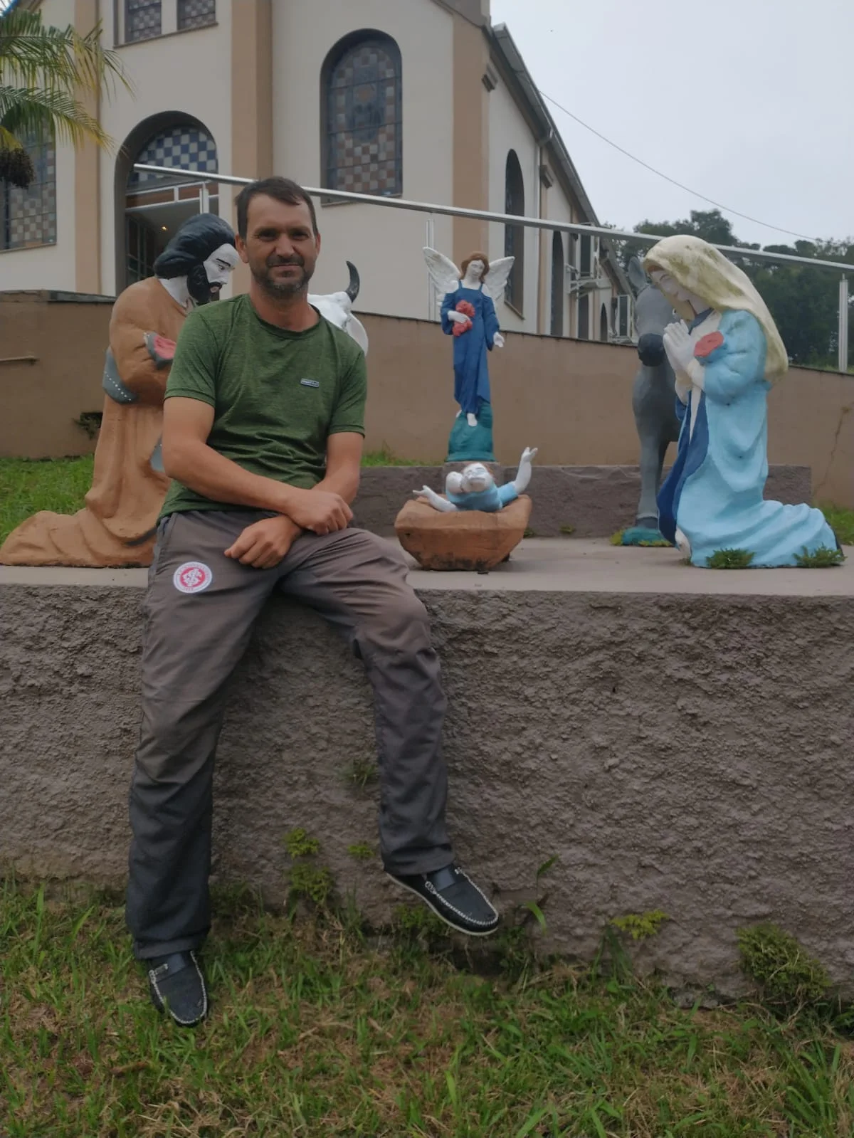 Desafios do produtor de leite pós-desmoronamentos 12 Produtor de leite enfrenta difíceis desafios após desmoronamentos