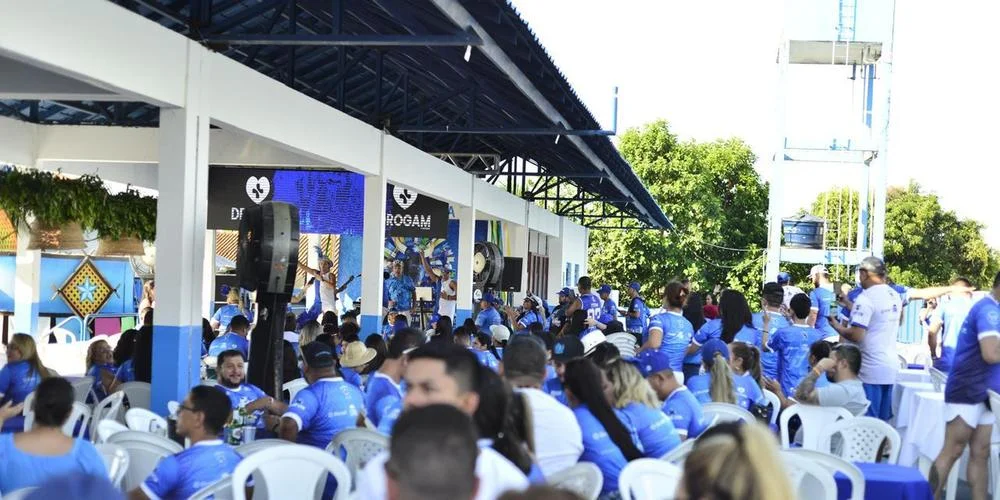 Marujeiros de Manaus e Parintins confraternizam em feijoada antes de dias decisivos