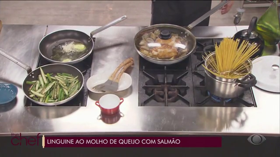Salmão ao molho de queijo: uma explosão de sabores! 1 Linguine ao molho de queijo com salmão | Band Receitas - UOL
