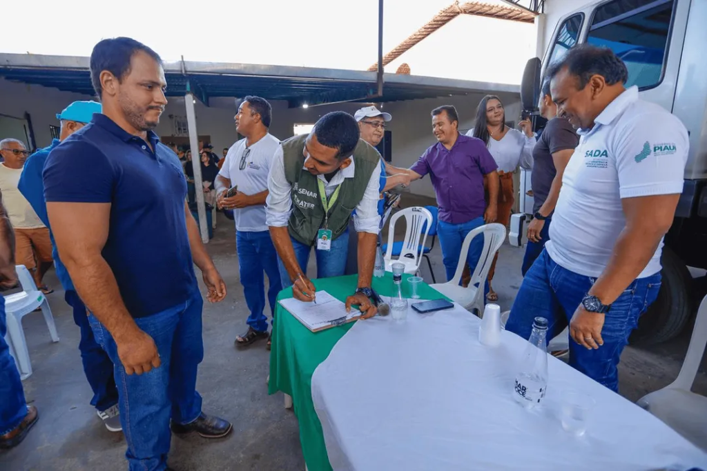 Sada realiza assinatura para primeira inseminação artificial do programa Piauí + Genética